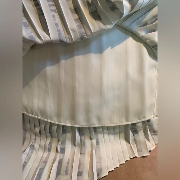 W by Worth Black and White Abstract Pleated High-Low Skirt - Picture 4 of 10